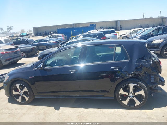 صورة 15 لـ 2015 Volkswagen GOLF GTI 2.0T S 4-DOOR