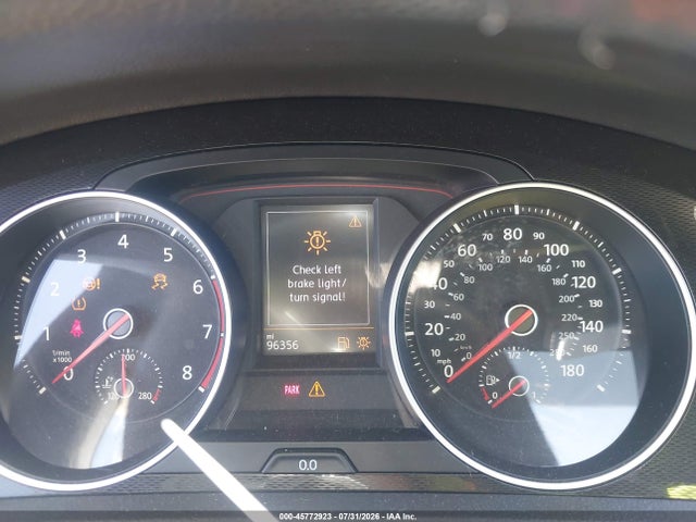 صورة 7 لـ 2015 Volkswagen GOLF GTI 2.0T S 4-DOOR