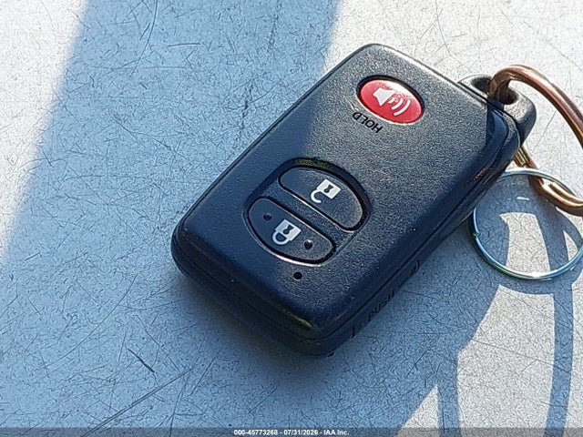 صورة 11 لـ 2012 Toyota PRIUS TWO