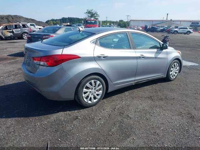 صورة 4 لـ 2013 Hyundai ELANTRA GLS