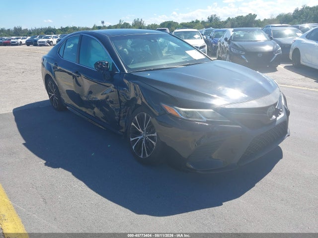 2018 TOYOTA CAMRY SE