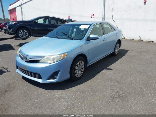 2012 Toyota CAMRY LE — фото 2