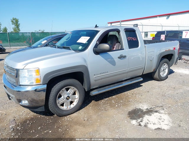 2013 Chevrolet SILVERADO 1500 LT 照片 2