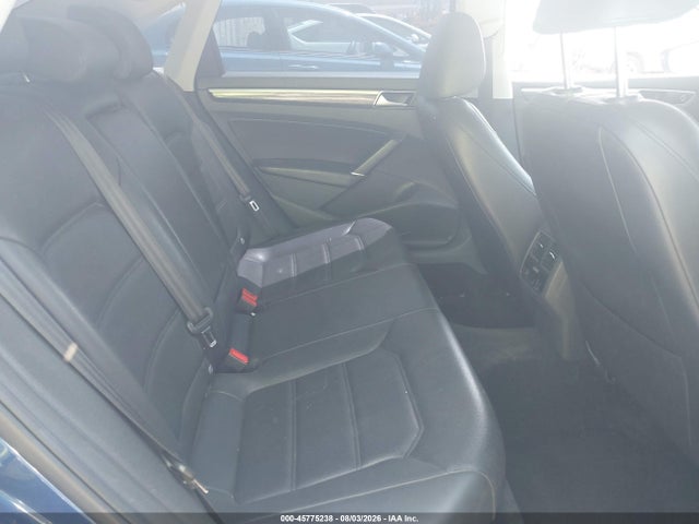 2016 Volkswagen PASSAT 1.8T SE — фото 8