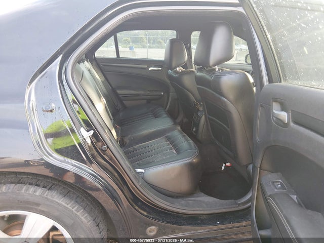 صورة 8 لـ 2014 Chrysler 300 300S