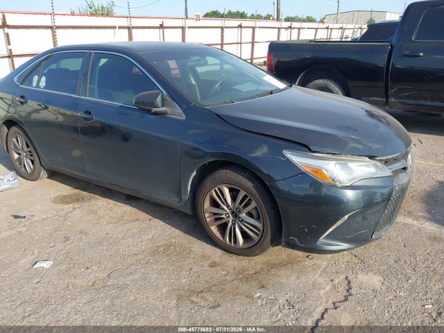 2015 TOYOTA CAMRY SE