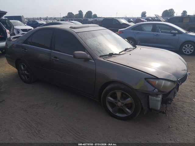 2005 TOYOTA CAMRY SE V6