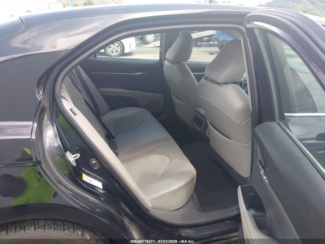 2018 TOYOTA CAMRY SE 8