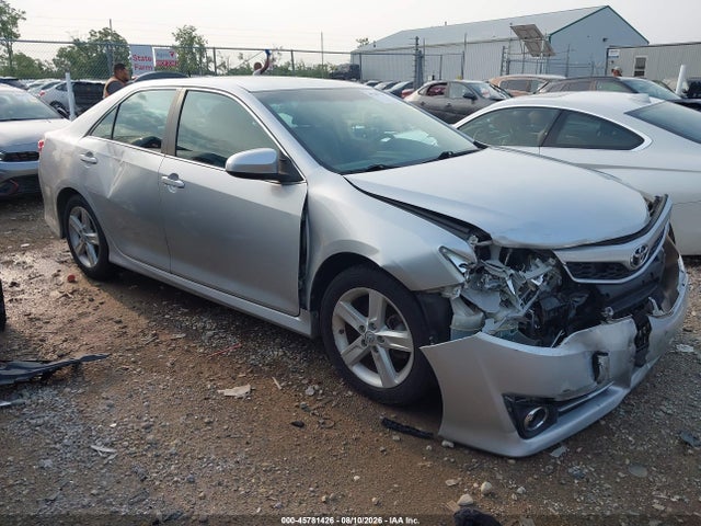 2014 TOYOTA CAMRY SE