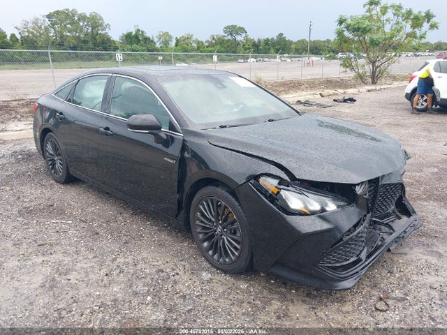 2019 TOYOTA AVALON HYBRID XSE