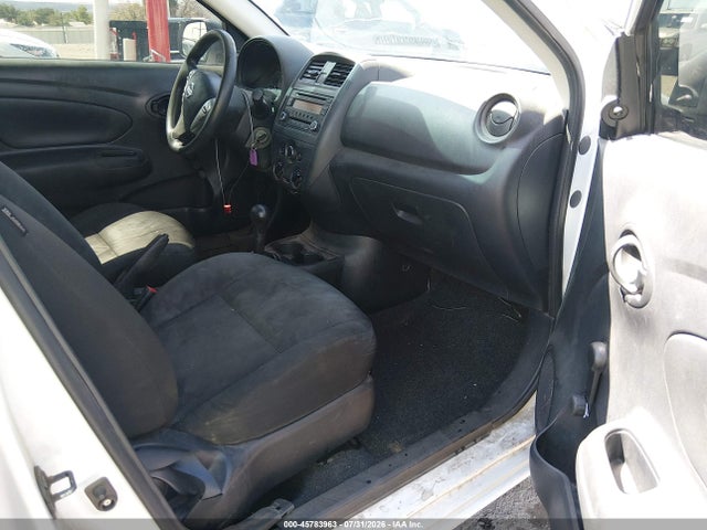 2015 Nissan VERSA 1.6 S+ 照片 5