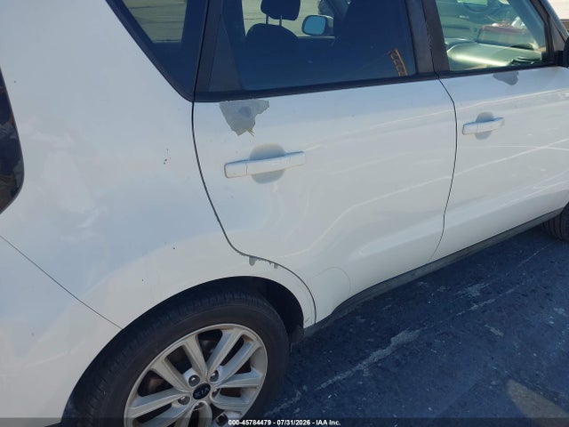 2017 KIA SOUL + 照片 6