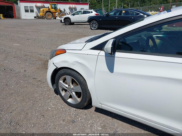 2013 Hyundai ELANTRA GLS — миниатюра 12