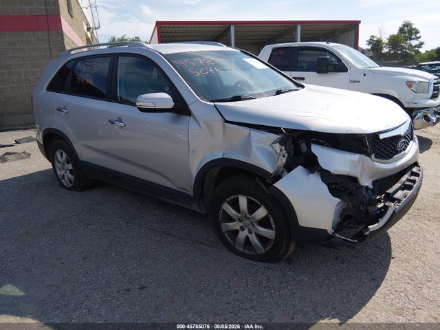 2013 KIA SORENTO LX V6