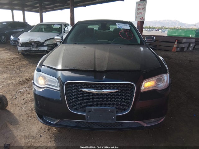 2015 Chrysler 300C 照片 6