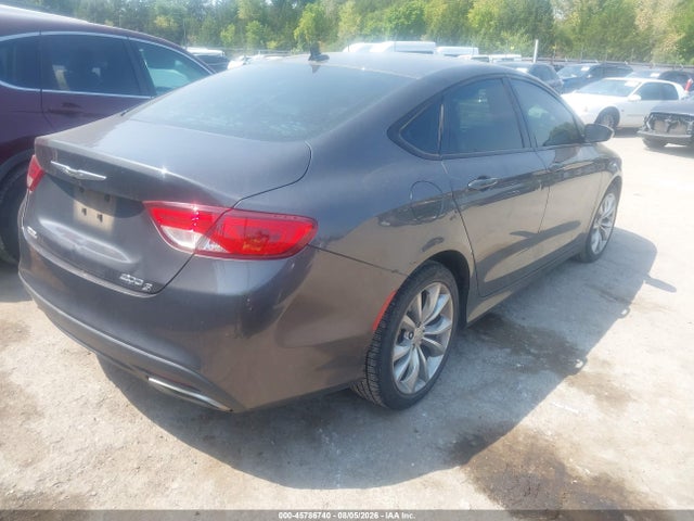 2016 Chrysler 200 S — миниатюра 4