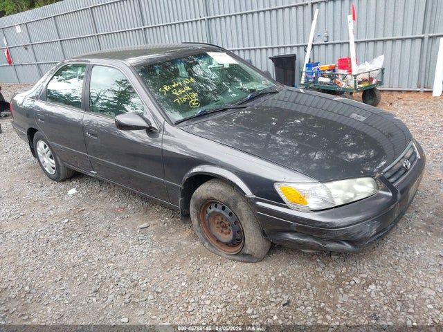 2001 TOYOTA CAMRY LE