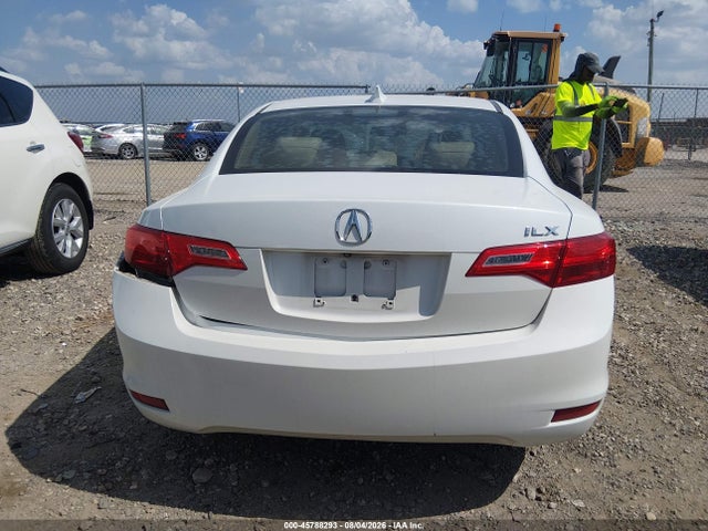 2015 Acura ILX 2.0L photo 16