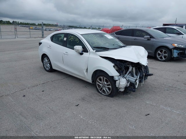 2018 TOYOTA YARIS 