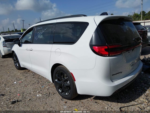 صورة 3 لـ 2027 Chrysler PACIFICA