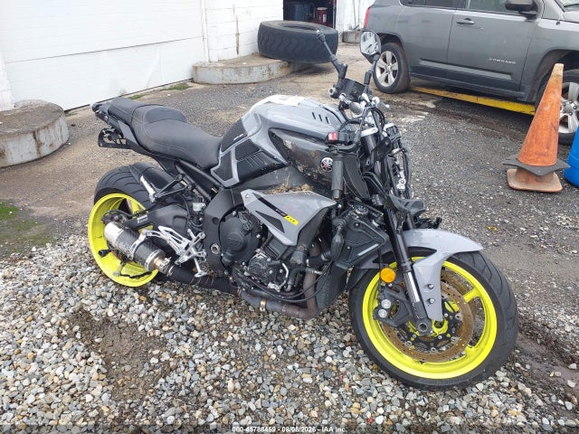 2017 YAMAHA FZ1 