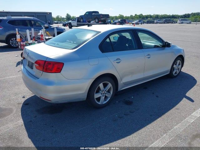 2012 Volkswagen JETTA 2.0L TDI — фото 4