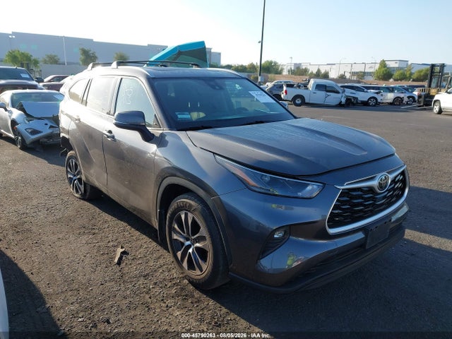 2022 TOYOTA HIGHLANDE XLE