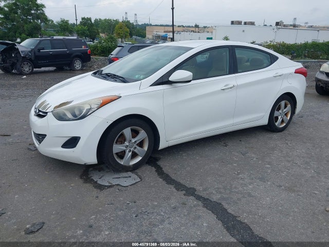 2013 Hyundai ELANTRA GLS 照片 2