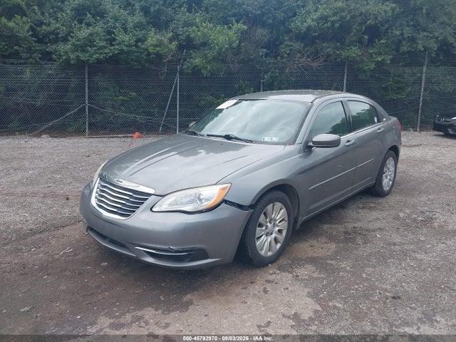 2012 Chrysler 200 LX 照片 2