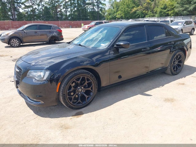 صورة 2 لـ 2019 Chrysler 300 300S