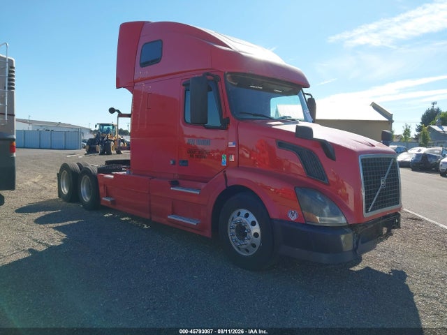 2015 VOLVO VN 