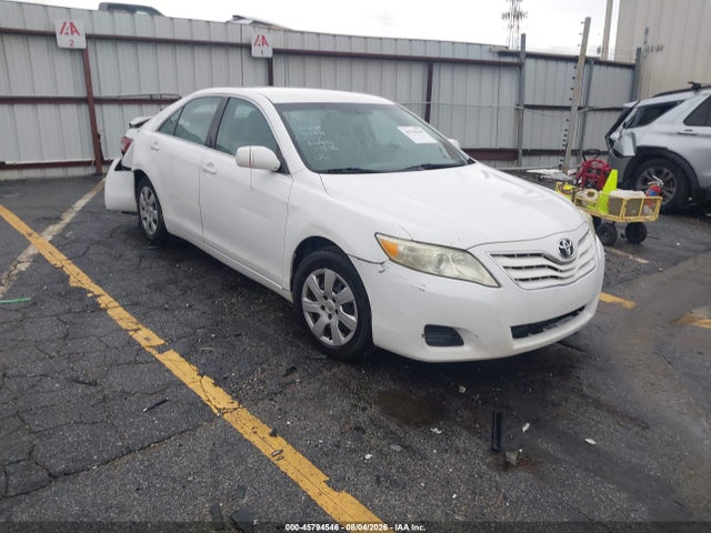 2011 TOYOTA CAMRY LE