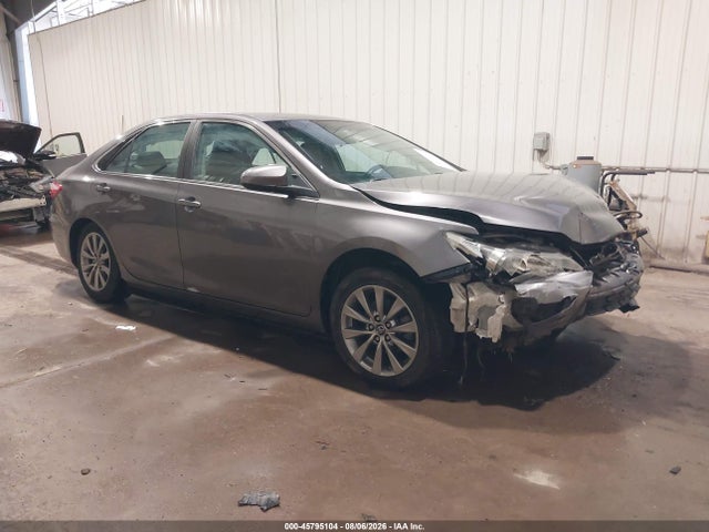 2016 TOYOTA CAMRY XLE