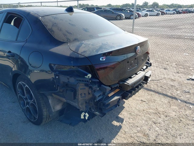 2022 ALFA ROMEO GIULIA VELOCE TI RWD 20