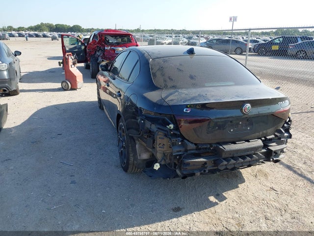 2022 ALFA ROMEO GIULIA VELOCE TI RWD 3