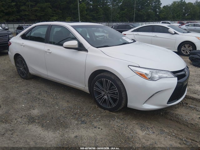 2016 TOYOTA CAMRY SE