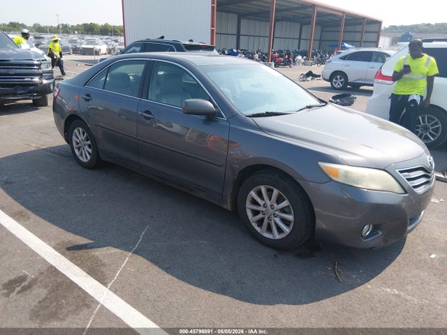 2011 TOYOTA CAMRY XLE