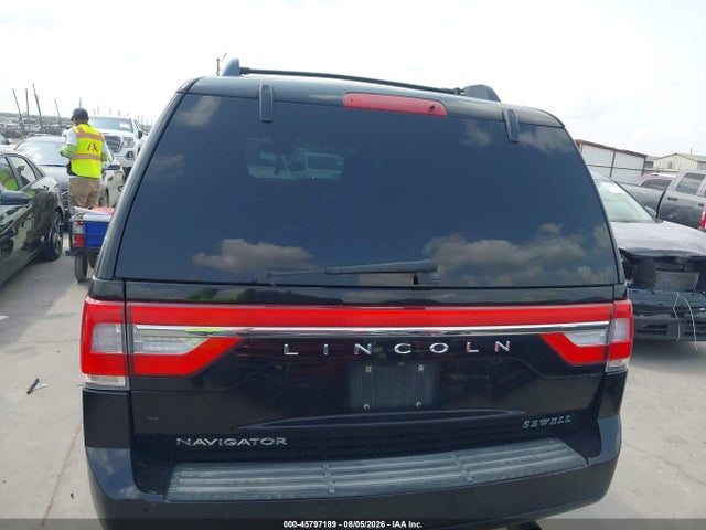 2017 LINCOLN NAVIGATOR SELECT 17