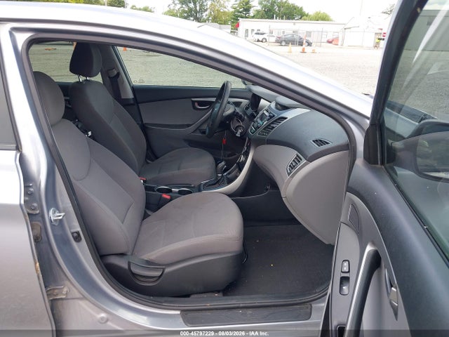 2016 Hyundai ELANTRA SE 照片 5