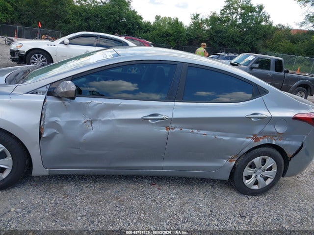 2016 Hyundai ELANTRA SE 照片 6