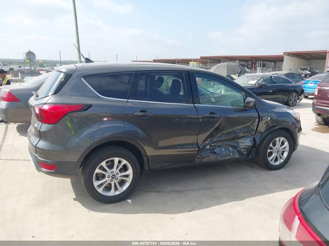2019 FORD ESCAPE SE 13