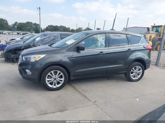 2019 FORD ESCAPE SE 14