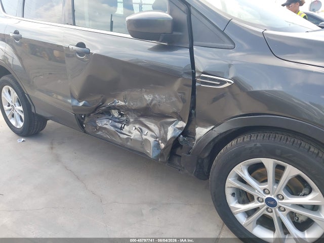 2019 FORD ESCAPE SE 18