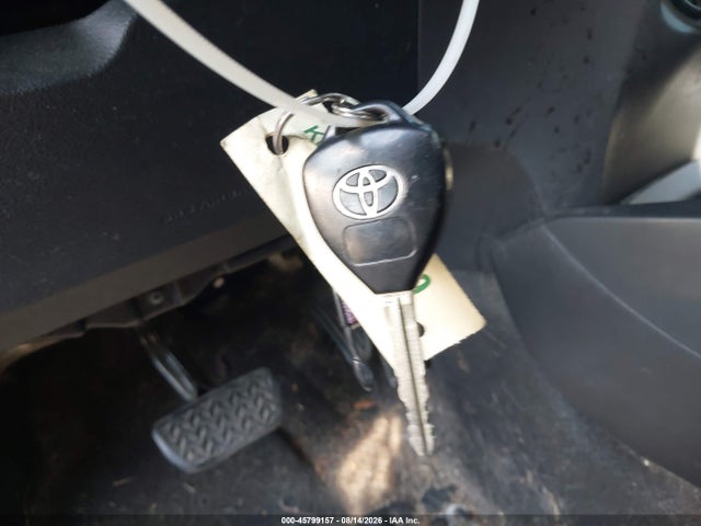 2016 Toyota YARIS LE — фото 11