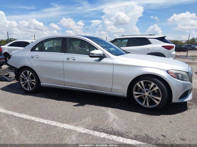 صورة 14 لـ 2016 Mercedes-BENZ C 300