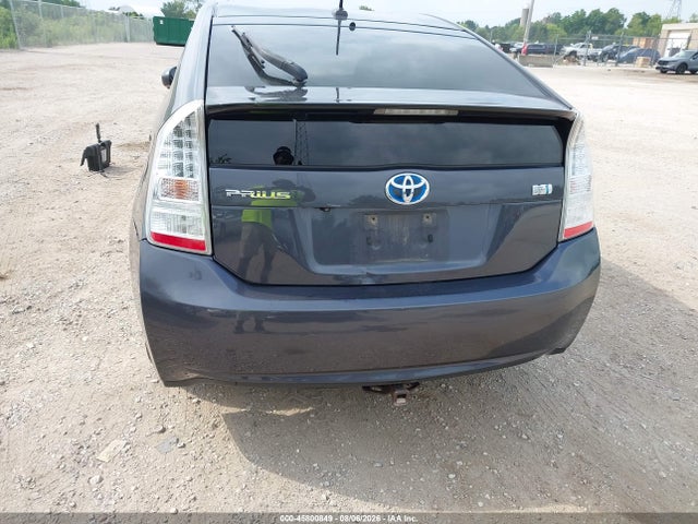 صورة 6 لـ 2010 Toyota PRIUS V
