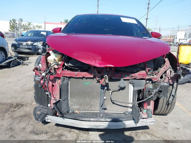 2019 TOYOTA C-HR XLE 12