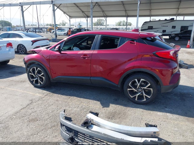 2019 TOYOTA C-HR XLE 14