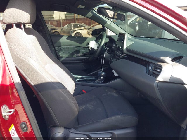 2019 TOYOTA C-HR XLE 5