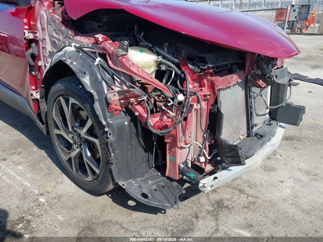 2019 TOYOTA C-HR XLE 6